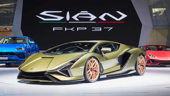 2019 Frankfurt Motor Show: Lamborghini Sian FKP 37 Showcased