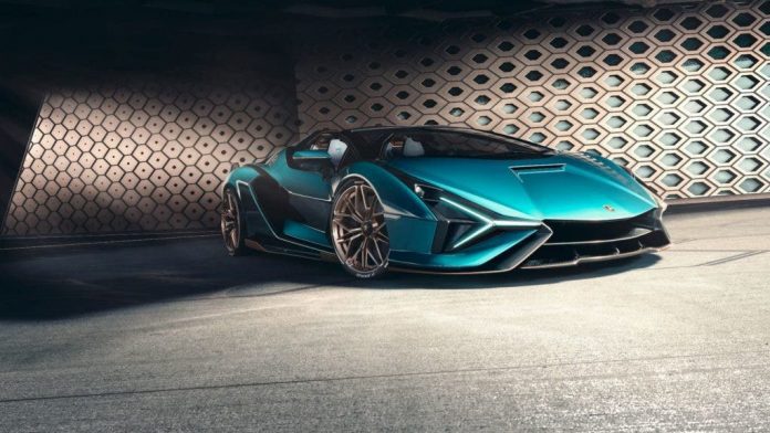 Lamborghini to electrify range from 2023